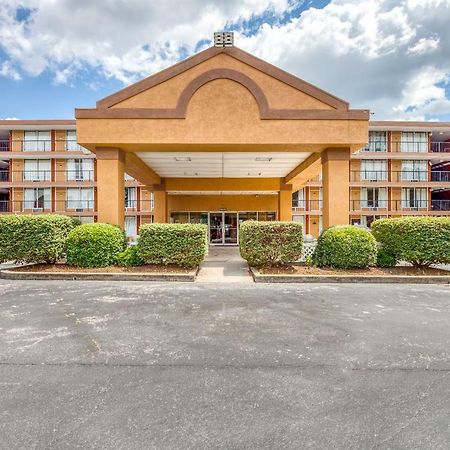 Budgetel Inn & Suites フォレストパーク エクステリア 写真