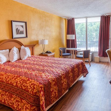 Budgetel Inn & Suites フォレストパーク エクステリア 写真