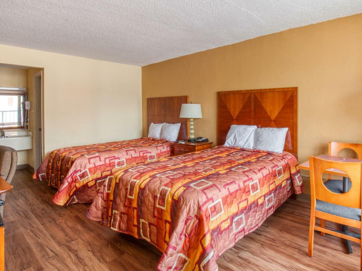 Budgetel Inn & Suites フォレストパーク エクステリア 写真